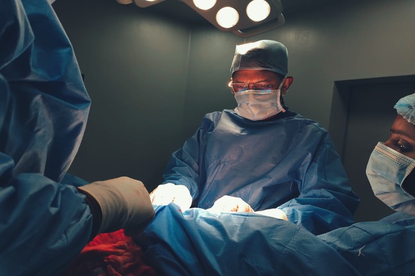 Keyhole and Abdomino-thoracic Cancer
Surgeries